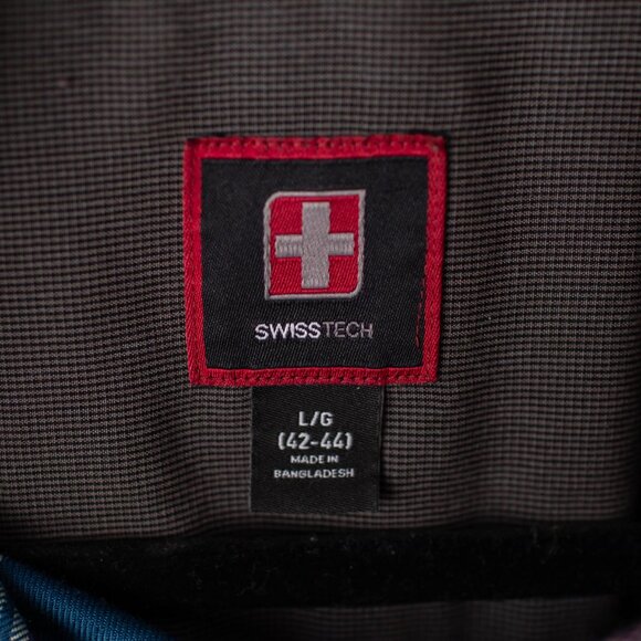 SwissTech Men’s Plaid Button Down Shirt Blue Red White Check Size Large 42–44 - Picture 4 of 9